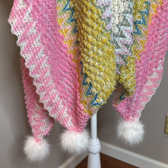 NWOT Snow Bunny Bohemian Faux Fur Trim Poncho - Picture 8 of 12